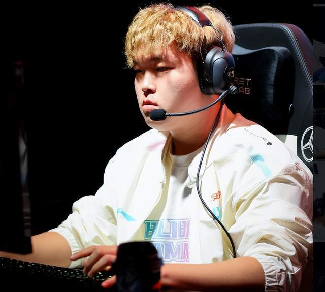 他也和大多 他也和大多